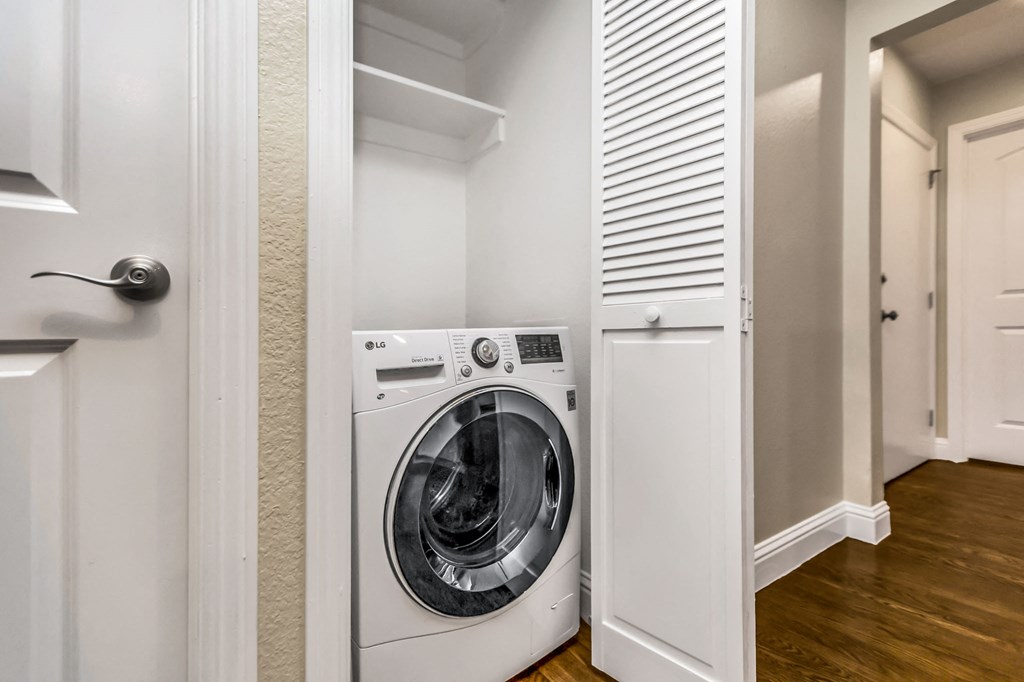 2385 FOLSOM Apartments