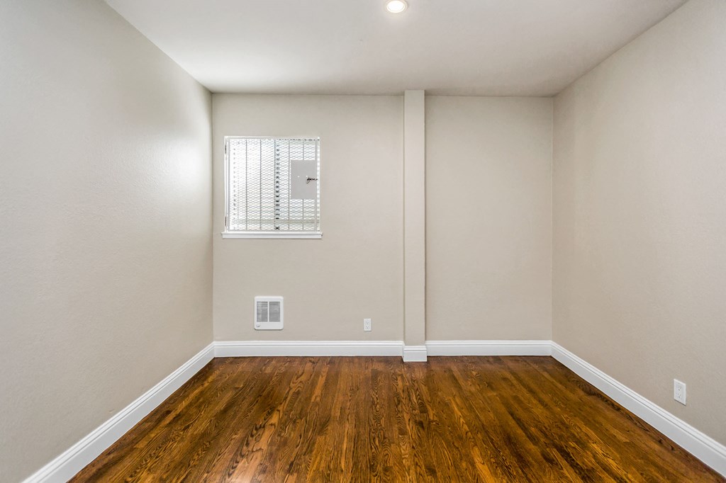 2385 FOLSOM Apartments
