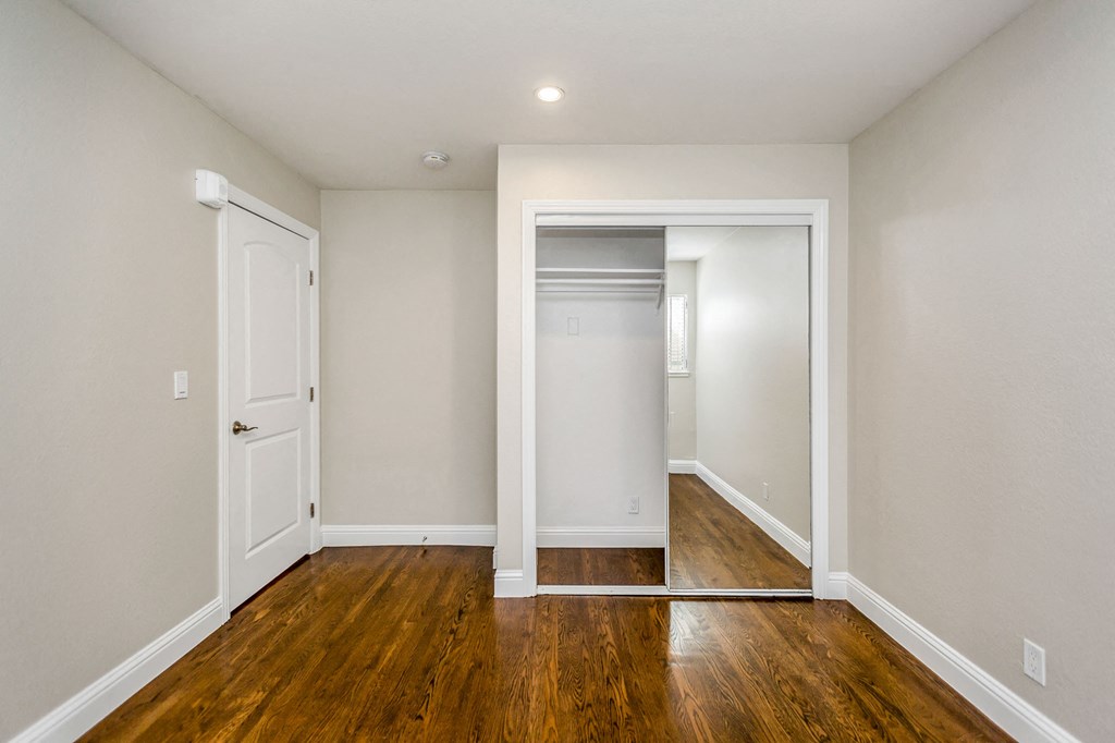 2385 FOLSOM Apartments