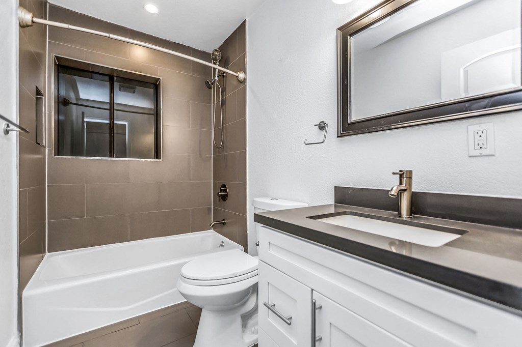 2385 FOLSOM Apartments