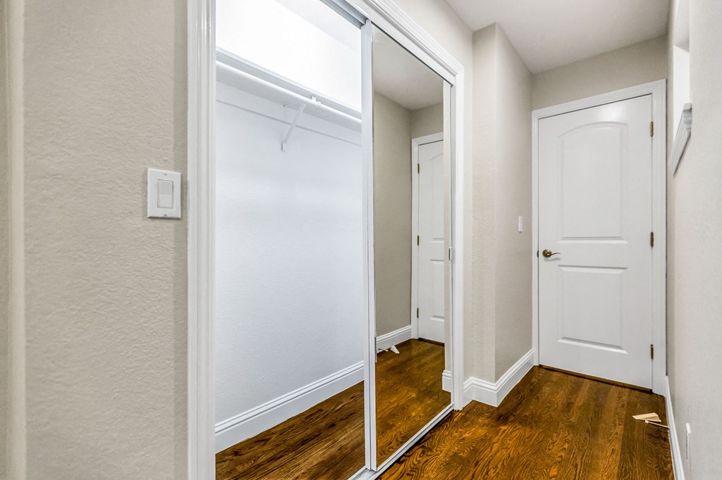 2385 FOLSOM Apartments