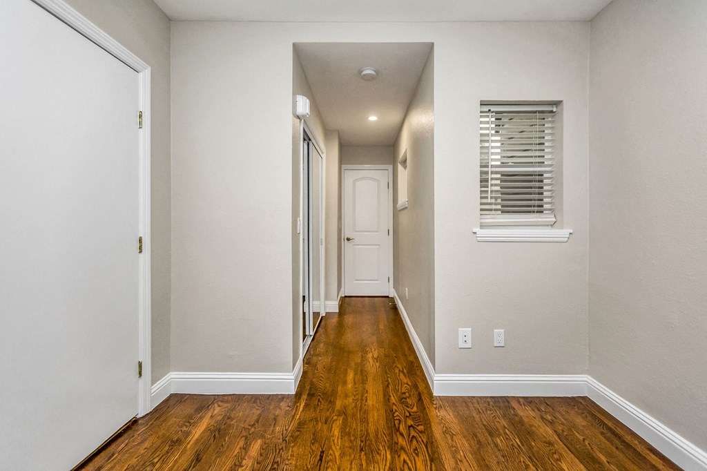 2385 FOLSOM Apartments