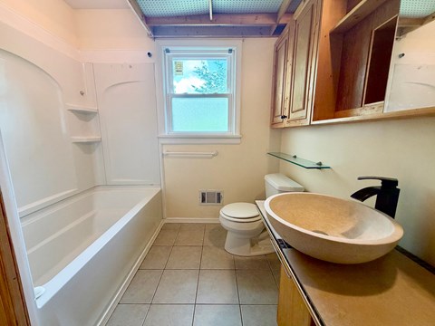 708 Grant Avenue 4 Beds Apartment for Rent