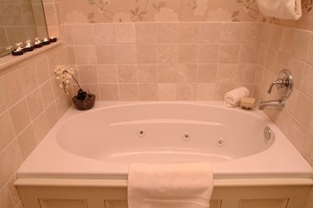 39 Maple Tree Avenue 2 Beds Apartment for Rent - Photo Gallery 6