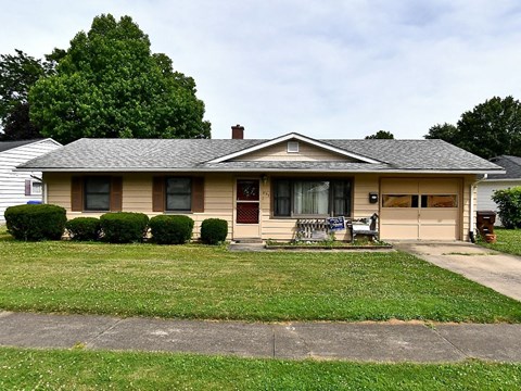 439 Circle Avenue 2 Beds Apartment for Rent