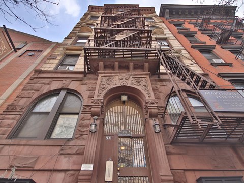 218 East 6Th Street 2-4 Beds Apartment for Rent