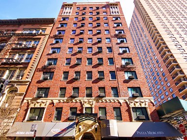24 hour doorman building at 11 Waverly Place New York NY 10003 Greenwich Village 10003