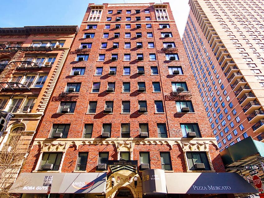 24 hour doorman building at 11 Waverly Place New York NY 10003 Greenwich Village 10003 - Photo Gallery 1