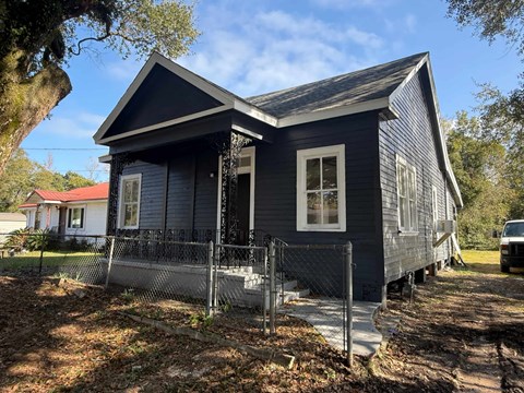 320 Burton Ave 3 Beds Apartment for Rent