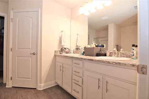 CL- 5803 NW Basswood Dr 4 Beds Apartment for Rent
