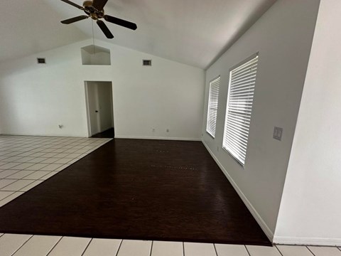 ELM - 2562 SW Kenilworth 3 Beds Apartment for Rent