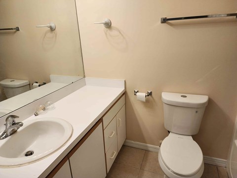 326 SW Ray Ave 3 Beds Apartment for Rent