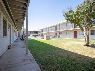 exterior of College View Apartments