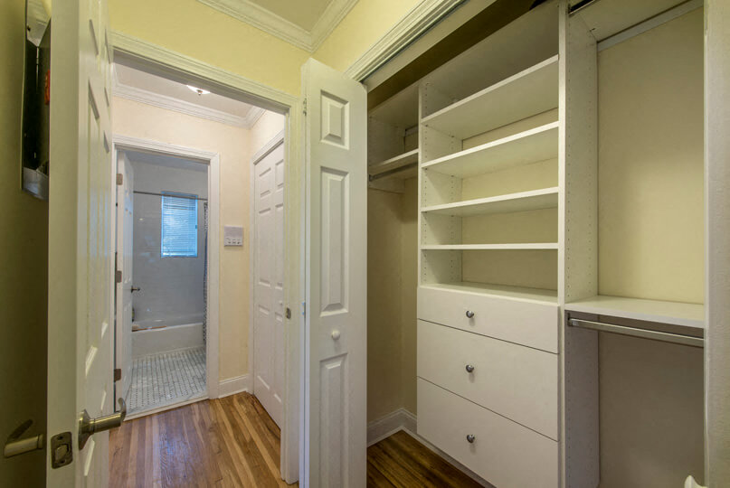 St. Paul Gardens - Custom Closets