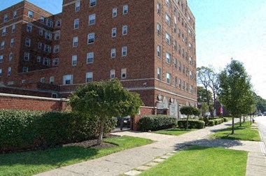 12931-12805 Shaker Blvd Studio-3 Beds Apartment for Rent Photo Gallery 1
