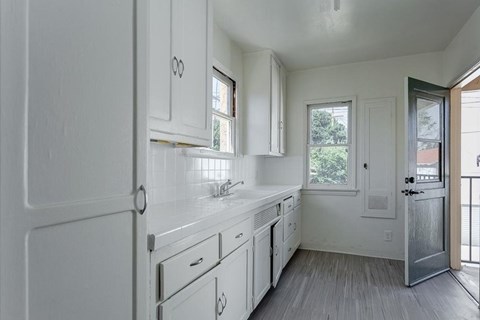 Source URL: https://prod-avail.s3.amazonaws.com/public_images/185133/listing/17-228538_23_3.jpg