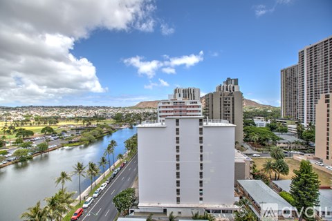 Source URL: https://prod-avail.s3.amazonaws.com/public_images/30132165/listing/320_Liliuokalani_Ave_1403-5.jpg