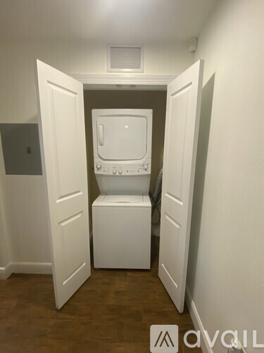 Source URL: https://prod-avail.s3.amazonaws.com/public_images/33396622/listing/reunion_laundry.jpg