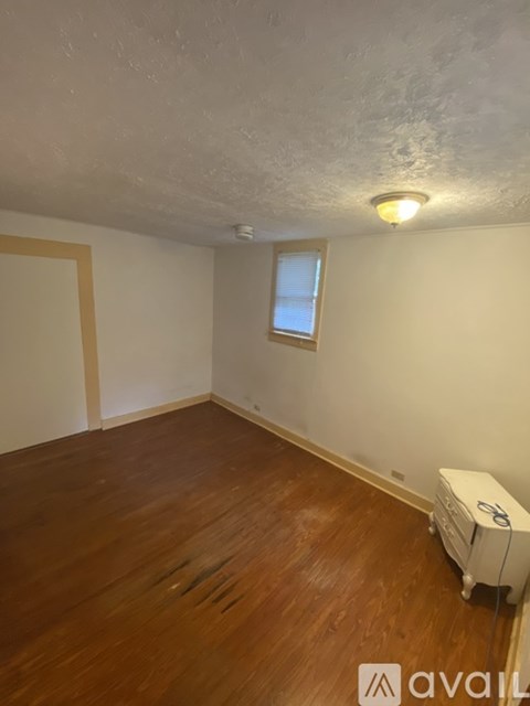 Source URL: https://prod-avail.s3.amazonaws.com/public_images/31287835/listing/IMG_1487.jpg