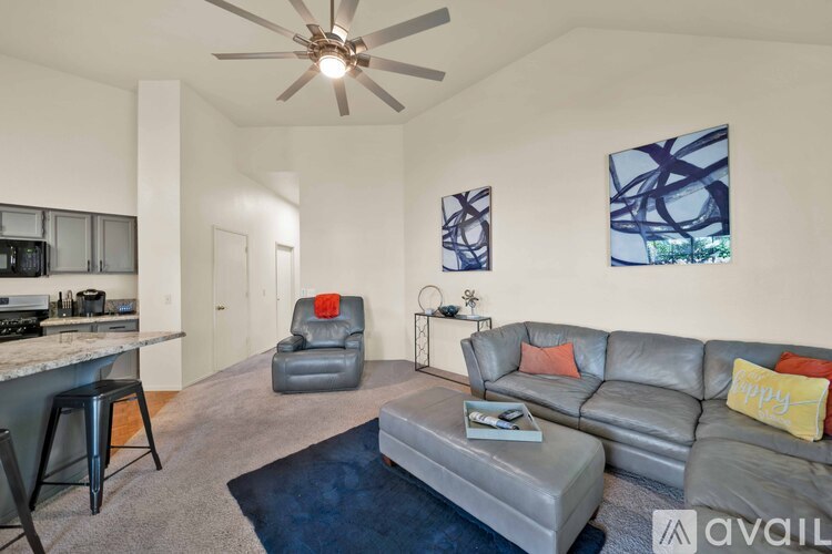 Source URL: https://prod-avail.s3.amazonaws.com/public_images/38743932/listing/Redding-Real-Estate-Photography-15.jpg