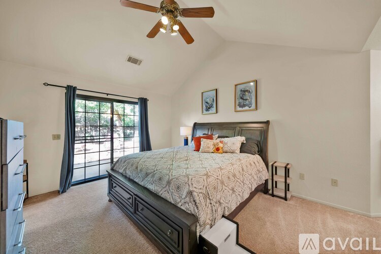 Source URL: https://prod-avail.s3.amazonaws.com/public_images/38743945/listing/Redding-Real-Estate-Photography-23.jpg