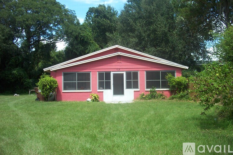 Source URL: https://prod-avail.s3.amazonaws.com/public_images/31979135/listing/2-4_HOUSE_dcp_0411.jpg