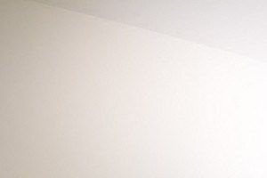 Bedroom with dresser - Photo Gallery 4