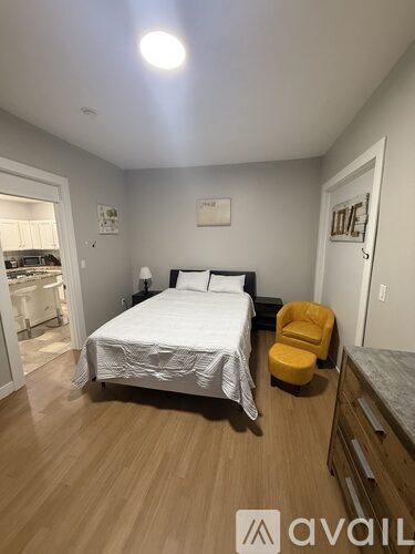 Source URL: https://prod-avail.s3.amazonaws.com/public_images/41555318/listing/4522-Unit-1a-scaled.jpg