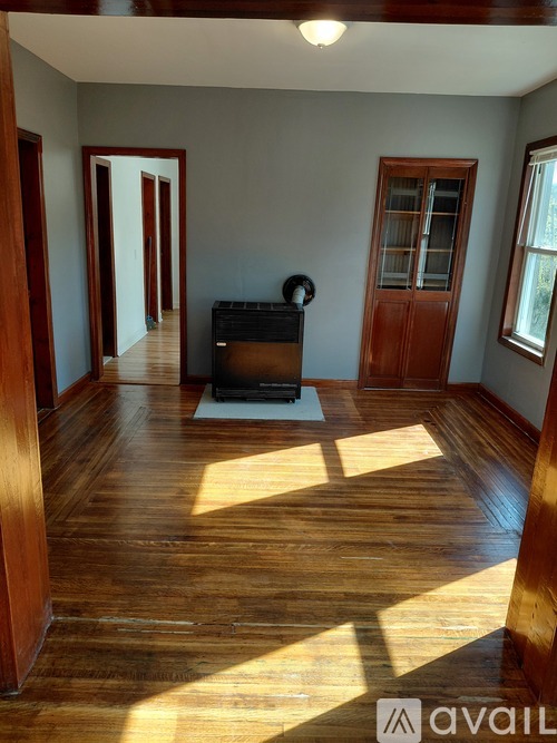 Source URL: https://prod-avail.s3.amazonaws.com/public_images/41713173/listing/1000000888.jpg