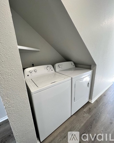 Source URL: https://prod-avail.s3.amazonaws.com/public_images/33811490/listing/FA62B794-33E2-44A3-87AC-4B92506DD59D.JPG