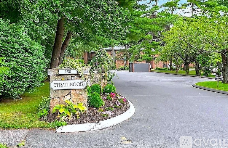 Source URL: https://prod-avail.s3.amazonaws.com/public_images/33664288/listing/Complex_Entrance.jpg