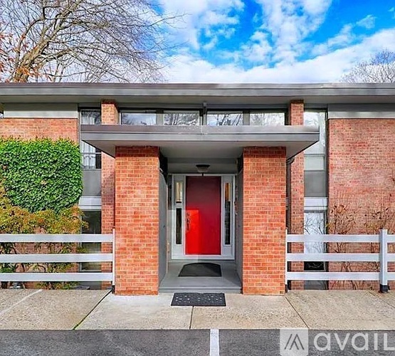 Source URL: https://prod-avail.s3.amazonaws.com/public_images/33664307/listing/Unit_Entrance.jpg