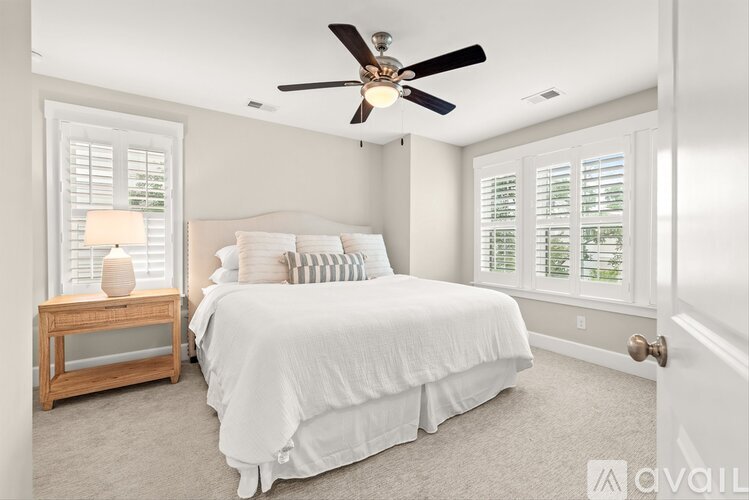 Source URL: https://prod-avail.s3.amazonaws.com/public_images/35511417/listing/15-958_Key_Colony-12.jpg