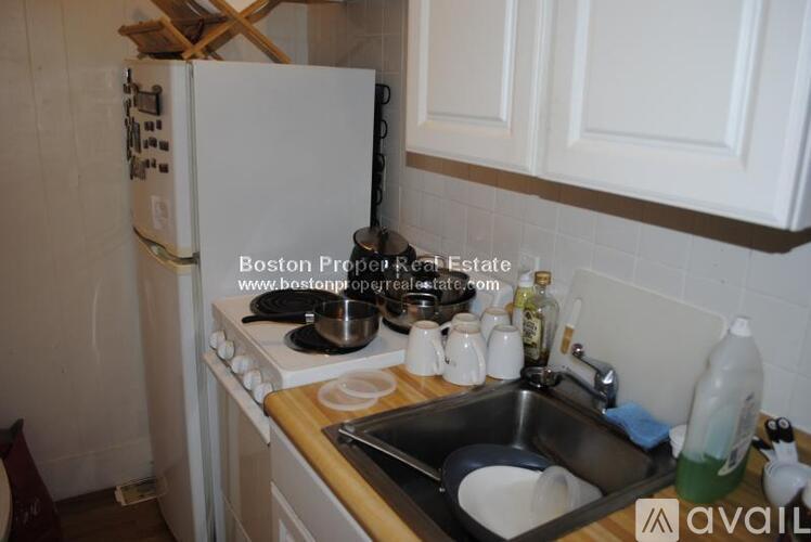 Source URL: https://prod-avail.s3.amazonaws.com/public_images/34634140/listing/108_Myrtle_St.__10_Boston___(Beacon_Hill)_Unit_Photo_4.jpg