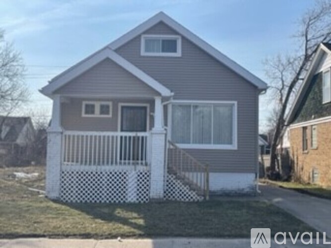 Source URL: https://prod-avail.s3.amazonaws.com/public_images/35653857/listing/Front_of_House_2023.jpg