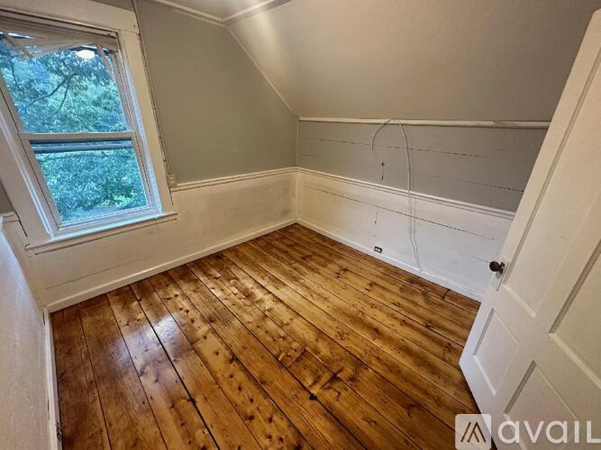Source URL: https://prod-avail.s3.amazonaws.com/public_images/41785310/listing/713773.jpeg