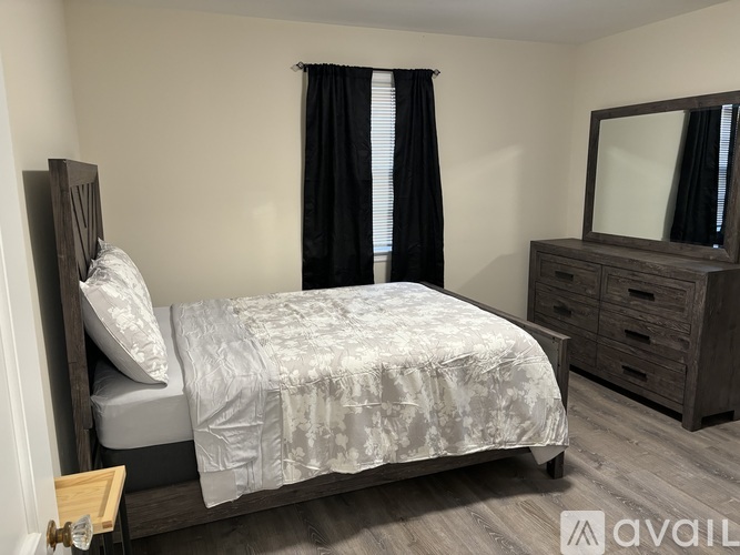 Source URL: https://prod-avail.s3.amazonaws.com/public_images/41723532/listing/IMG_2273.jpeg