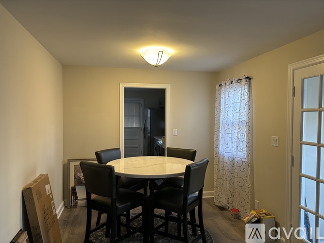 Source URL: https://prod-avail.s3.amazonaws.com/public_images/41723519/listing/IMG_2275.jpeg