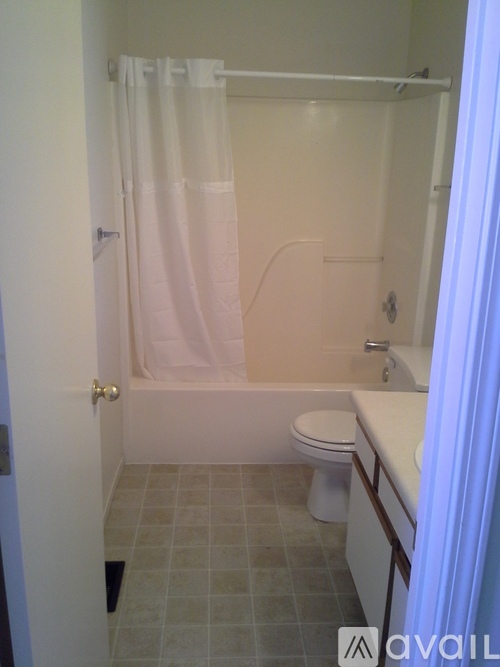 Source URL: https://prod-avail.s3.amazonaws.com/public_images/36548456/listing/410-2nd_Bath.jpg
