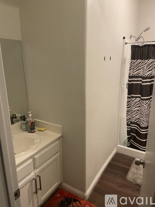 Source URL: https://prod-avail.s3.amazonaws.com/public_images/37206903/listing/7575_Bathroom.jpg
