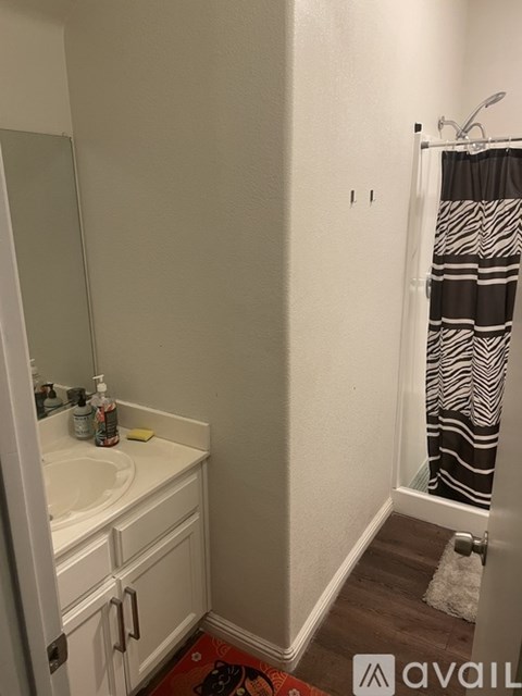 Source URL: https://prod-avail.s3.amazonaws.com/public_images/37206903/listing/7575_Bathroom.jpg