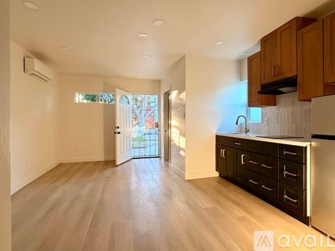 Source URL: https://prod-avail.s3.amazonaws.com/public_images/41717377/listing/714_Philly-1.jpg