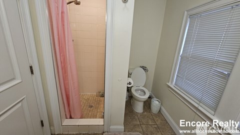 Source URL: https://prod-avail.s3.amazonaws.com/public_images/37984260/listing/internal_unit_photo_73961639_5.jpg