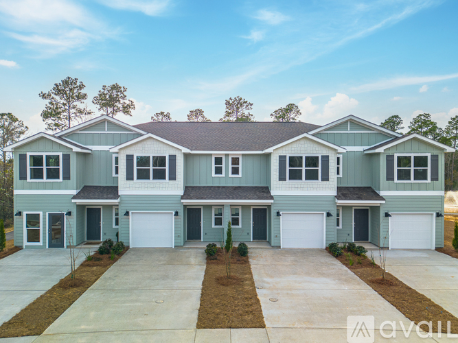Source URL: https://prod-avail.s3.amazonaws.com/public_images/39078158/listing/Highland_Lake_Townhomes-3000.jpeg