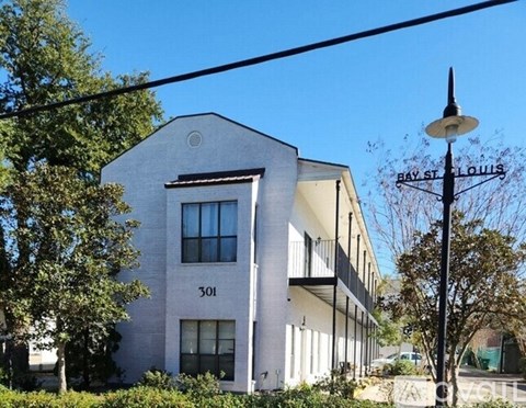 301 North 2Nd Street 2 Beds Apartment for Rent