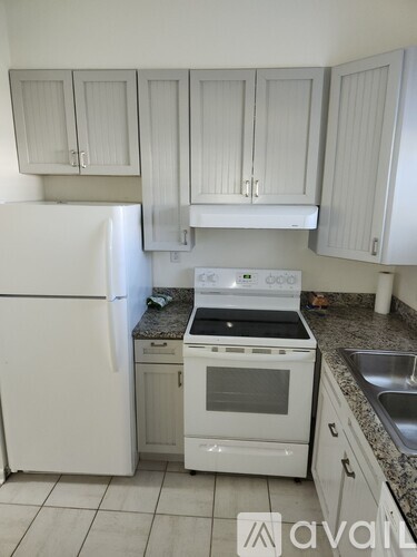 Source URL: https://prod-avail.s3.amazonaws.com/public_images/39360564/listing/Apt._C_Kitchen.jpg