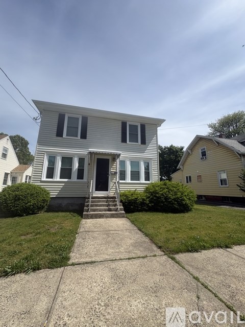121 School St 5 Beds Apartment for Rent