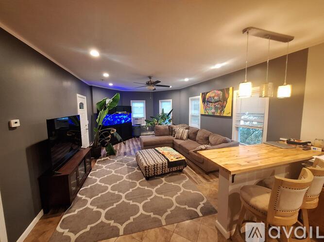 Source URL: https://prod-avail.s3.amazonaws.com/public_images/40869854/listing/1000011465.jpg