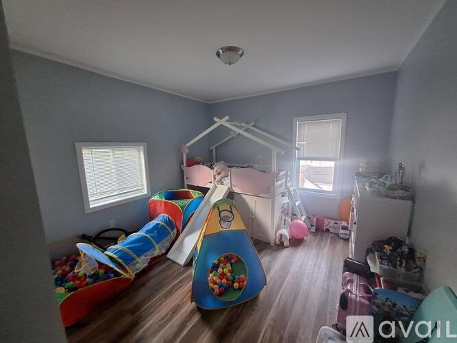 Source URL: https://prod-avail.s3.amazonaws.com/public_images/40869857/listing/1000011463.jpg
