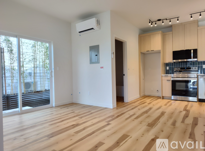 Source URL: https://prod-avail.s3.amazonaws.com/public_images/41721373/listing/kitchen1.png